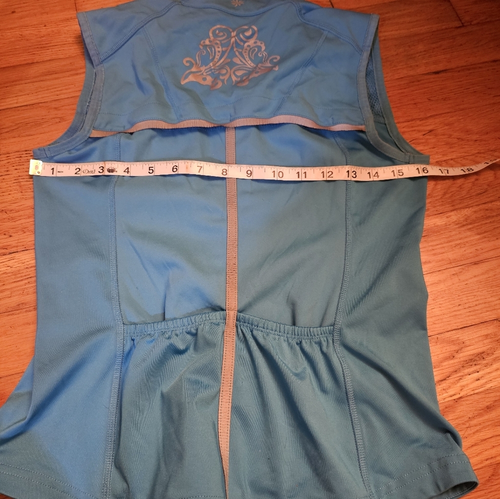 Athleta Reflective Activewear Vest with Pockets - Picture 6 of 6
